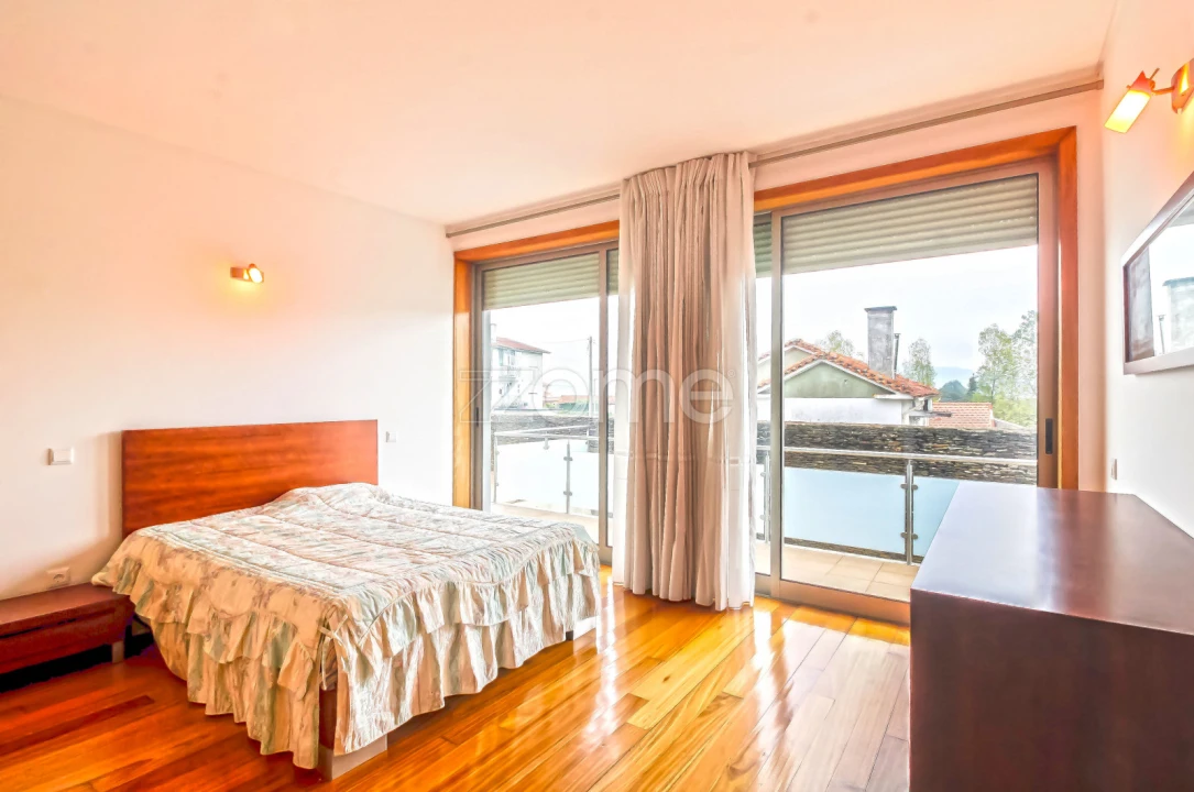 Moradia T3 para Venda em Oliveira (São Mateus) Foto 24