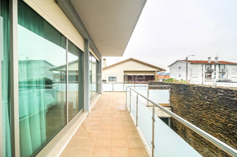 Moradia T3 para Venda em Oliveira (São Mateus) Foto 25