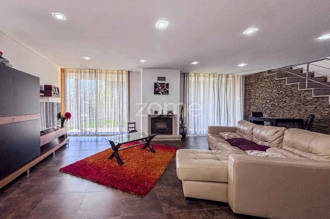 Moradia T3 para Venda em Oliveira (São Mateus) Foto 22