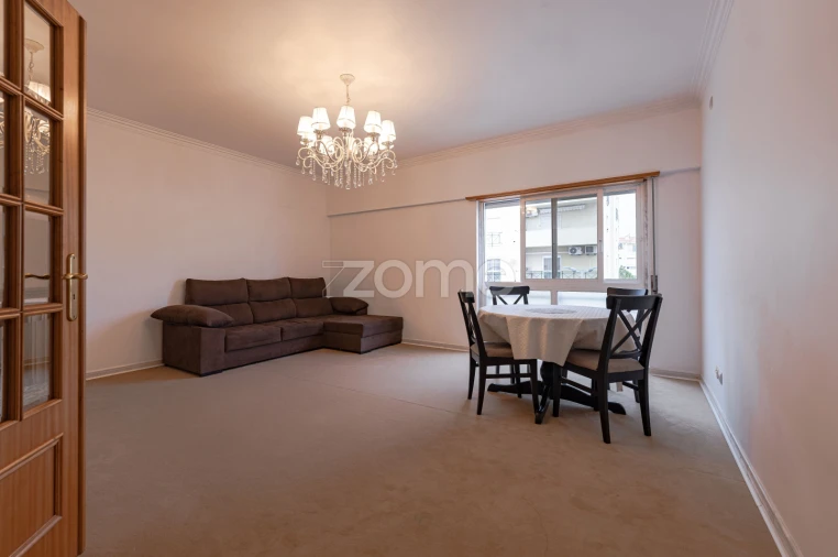 Apartamento T3 para Venda em Quinta do Conde Foto 2