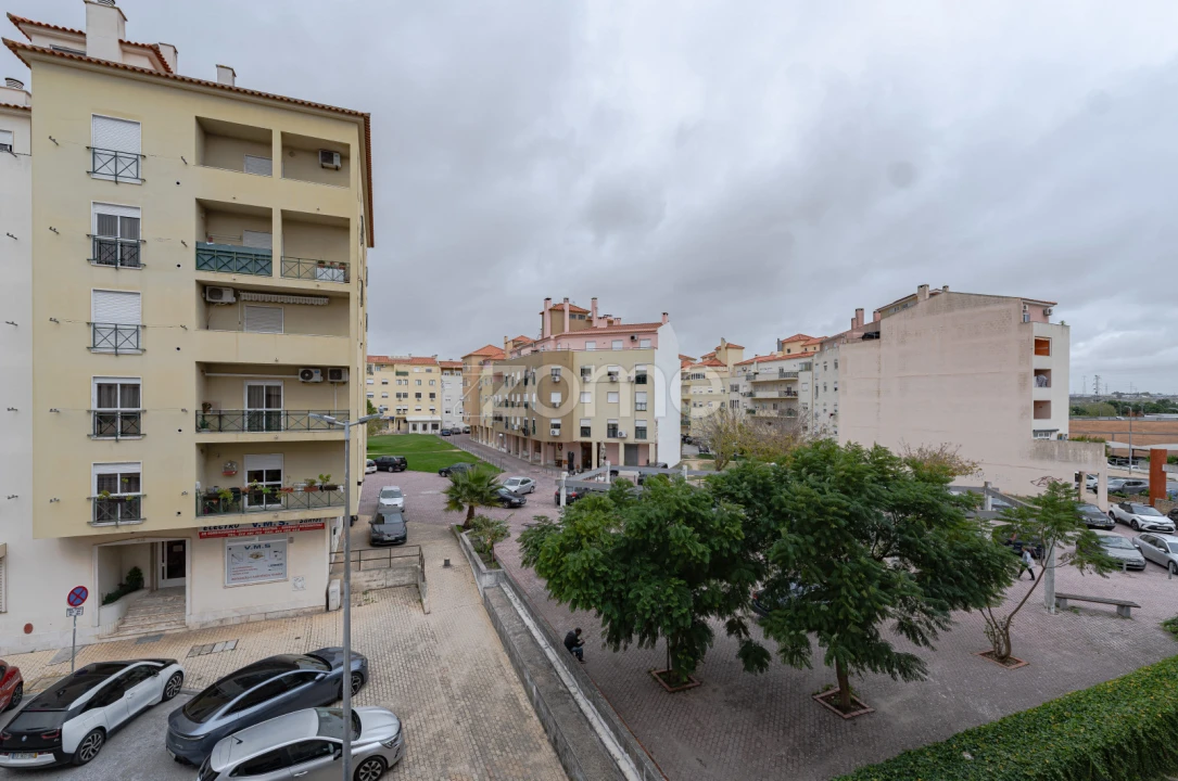 Apartamento T3 para Venda em Quinta do Conde Foto 16