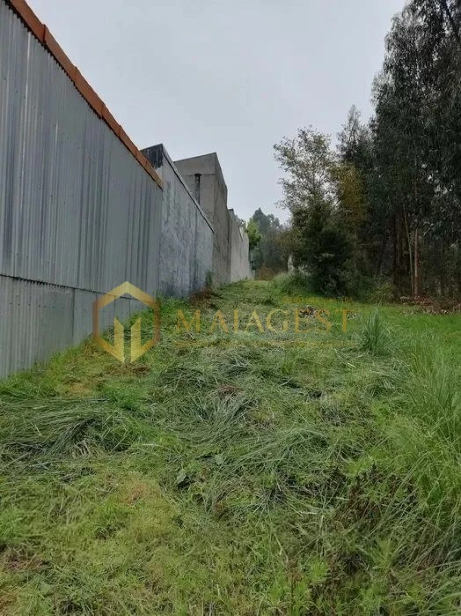 Terreno para Venda em Fânzeres e São Pedro da Cova Foto 2