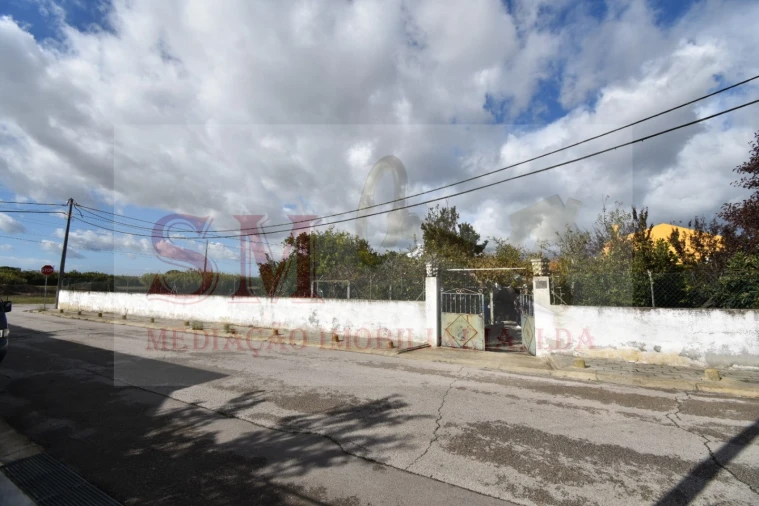 Terreno para Venda em Alhos Vedros Foto 2