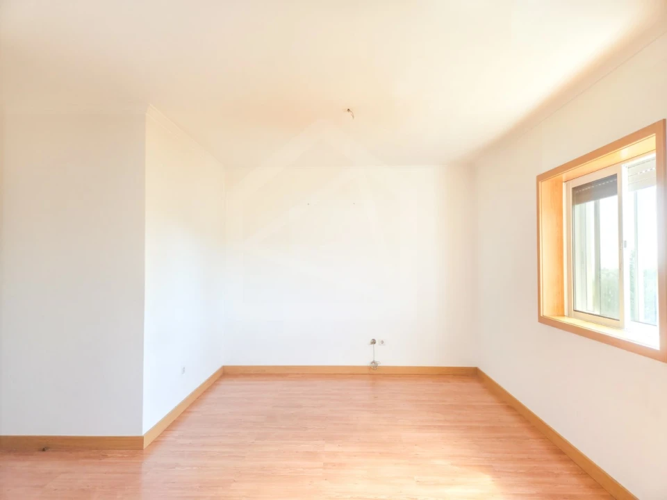 Apartamento T2 para Venda em Santa Maria da Feira, Travanca, Sanfins e Espargo Foto 1