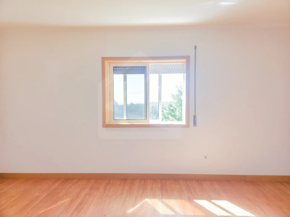 Apartamento T2 para Venda em Santa Maria da Feira, Travanca, Sanfins e Espargo Foto 3