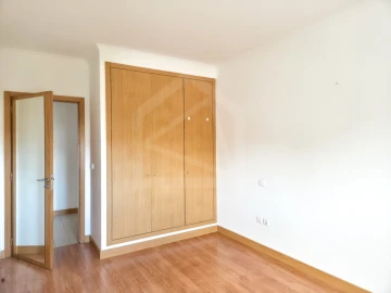 Apartamento T2 para Venda em Santa Maria da Feira, Travanca, Sanfins e Espargo