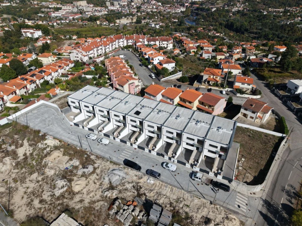 Moradia T3 para Venda em Fregim Foto 16