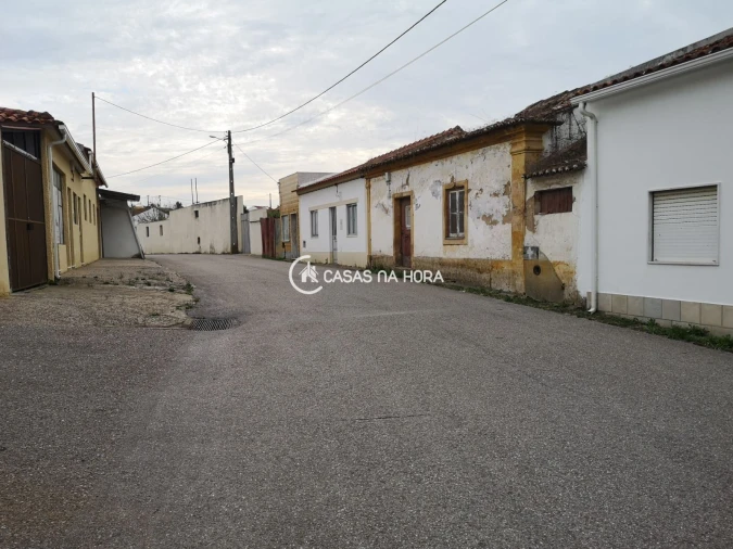 Moradia T4 para Venda em Tramagal Foto 3