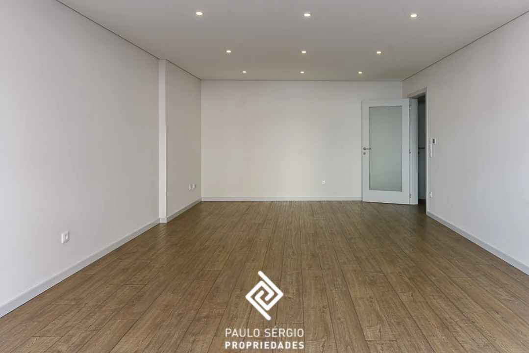 Apartamento T3 para Venda em Cedofeita, Santo Ildefonso, Sé, Miragaia, São Nicolau e Vitória Foto 11