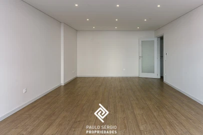 Apartamento T3 para Venda em Cedofeita, Santo Ildefonso, Sé, Miragaia, São Nicolau e Vitória
