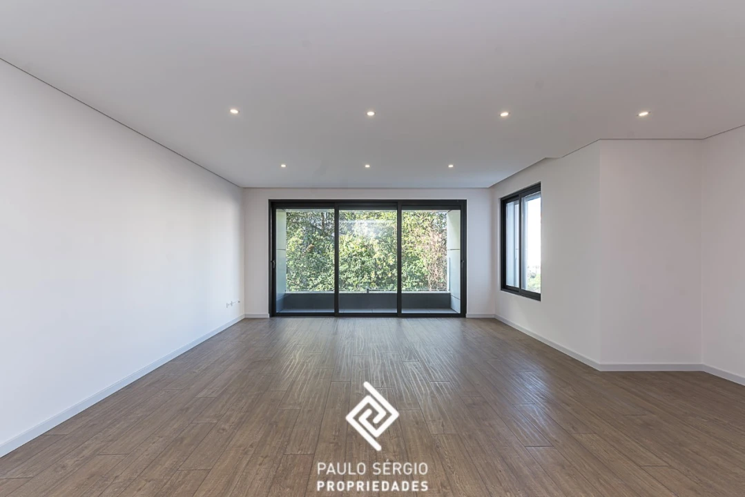 Apartamento T3 para Venda em Cedofeita, Santo Ildefonso, Sé, Miragaia, São Nicolau e Vitória Foto 1