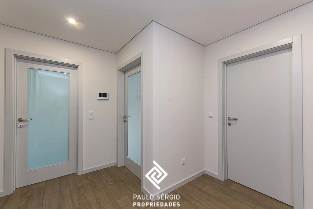 Apartamento T3 para Venda em Cedofeita, Santo Ildefonso, Sé, Miragaia, São Nicolau e Vitória Foto 5