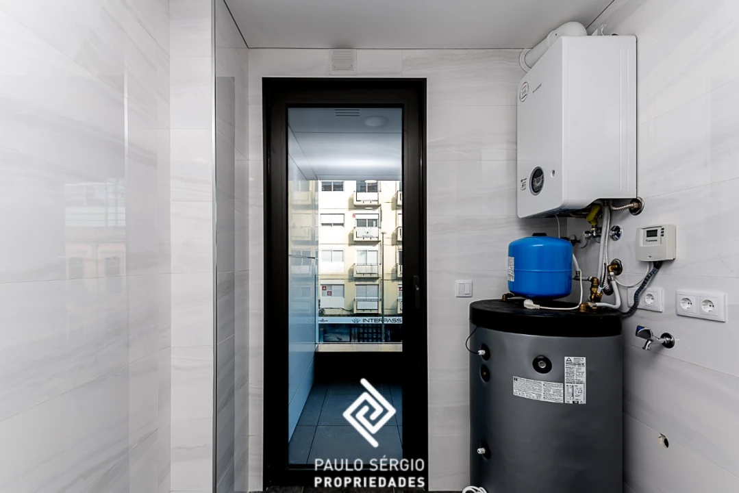 Apartamento T3 para Venda em Cedofeita, Santo Ildefonso, Sé, Miragaia, São Nicolau e Vitória Foto 2
