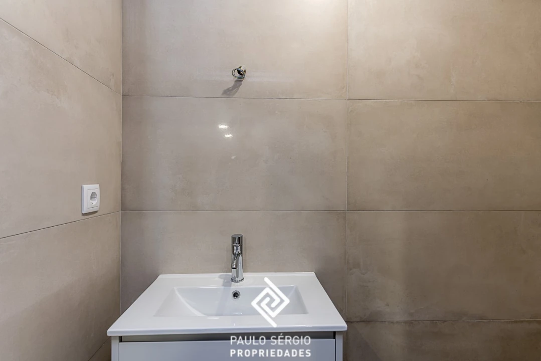 Apartamento T3 para Venda em Cedofeita, Santo Ildefonso, Sé, Miragaia, São Nicolau e Vitória Foto 5