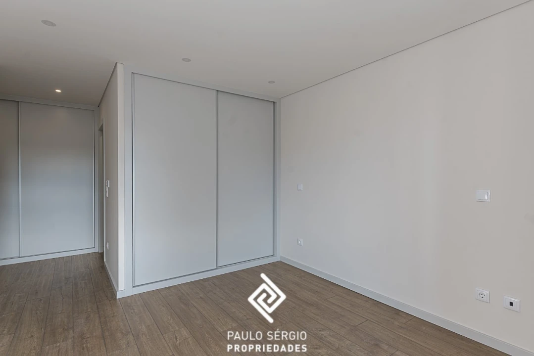 Apartamento T3 para Venda em Cedofeita, Santo Ildefonso, Sé, Miragaia, São Nicolau e Vitória Foto 11