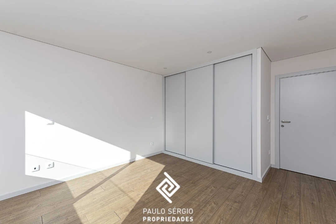 Apartamento T3 para Venda em Cedofeita, Santo Ildefonso, Sé, Miragaia, São Nicolau e Vitória Foto 13