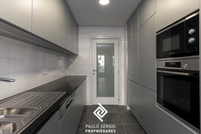 Apartamento T3 para Venda em Cedofeita, Santo Ildefonso, Sé, Miragaia, São Nicolau e Vitória