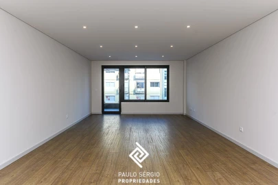 Apartamento T3 para Venda em Cedofeita, Santo Ildefonso, Sé, Miragaia, São Nicolau e Vitória
