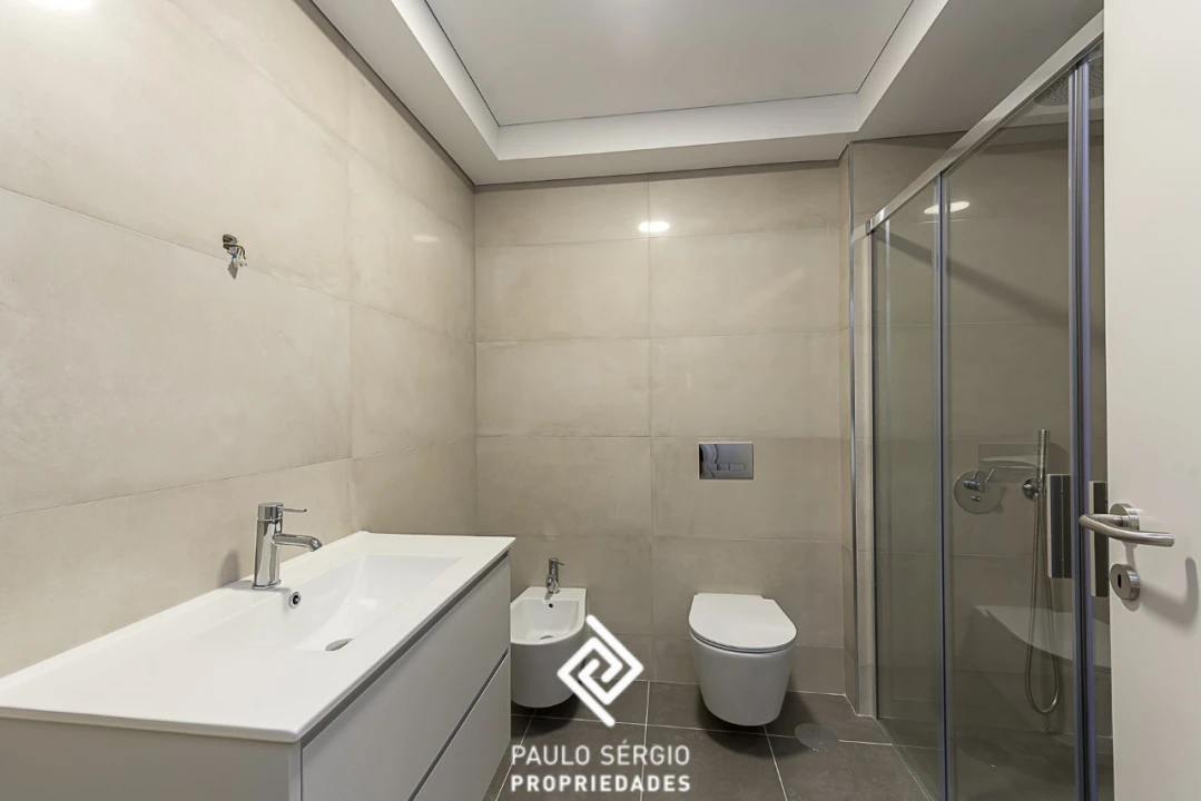 Apartamento T3 para Venda em Cedofeita, Santo Ildefonso, Sé, Miragaia, São Nicolau e Vitória Foto 19