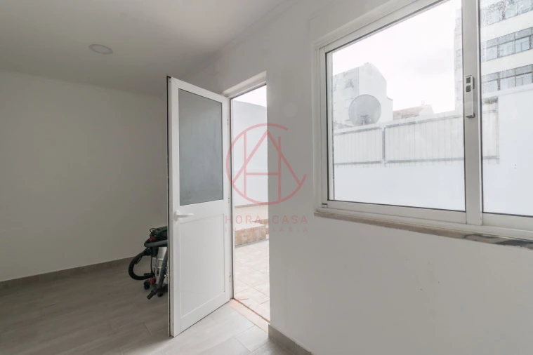 Apartamento T2 para Venda em Alto do Seixalinho, Santo André e Verderena Foto 6