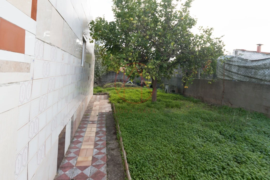 Terreno para Venda em Santo Antonio da Charneca Foto 4