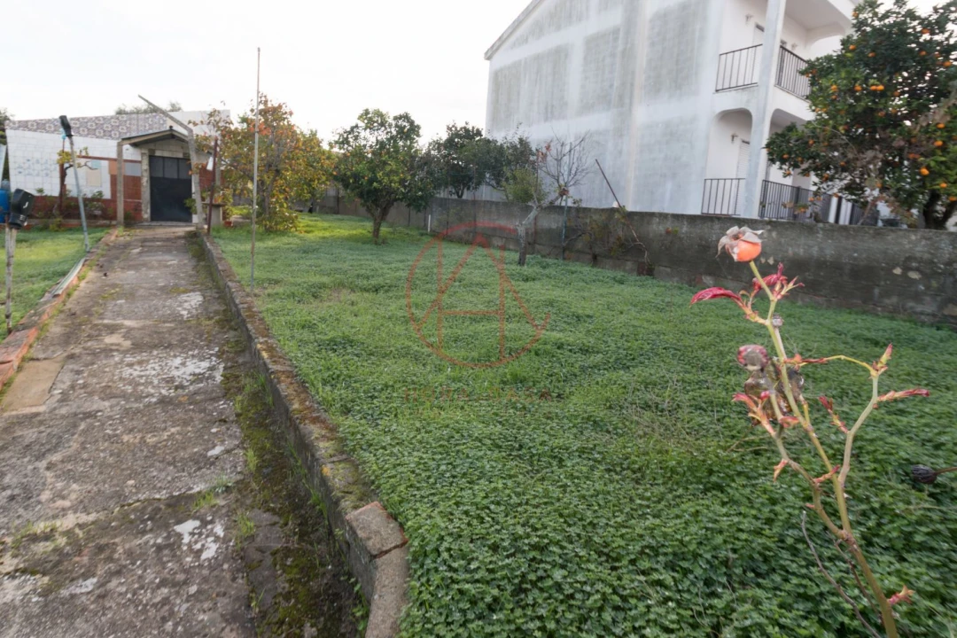 Terreno para Venda em Santo Antonio da Charneca Foto 1