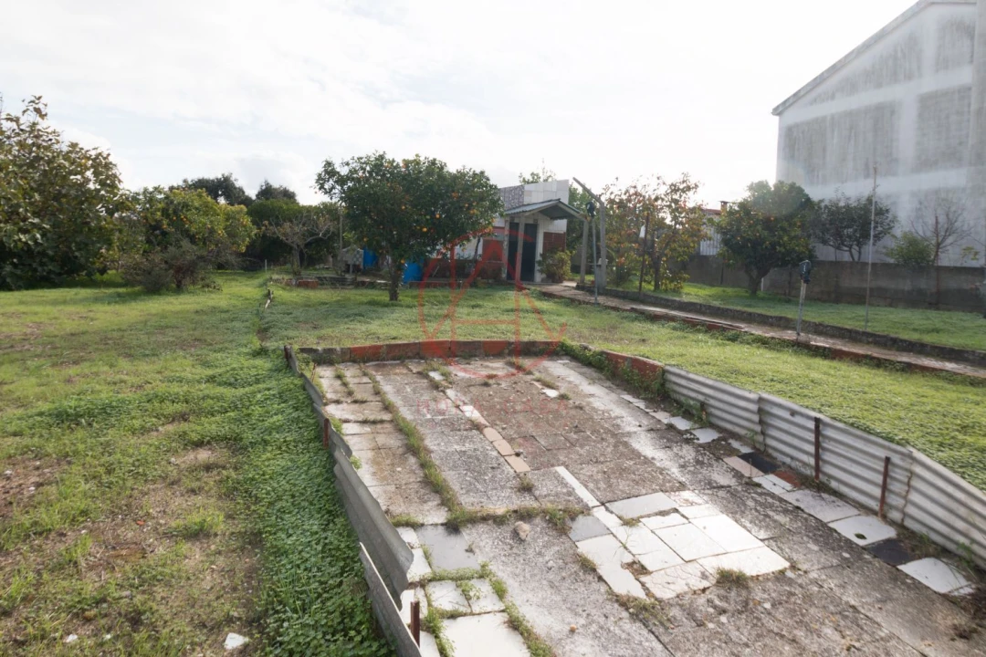 Terreno para Venda em Santo Antonio da Charneca Foto 12