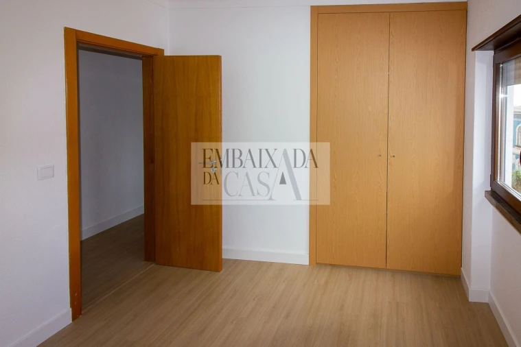 Apartamento T2 para Venda em Sesimbra (Santiago) Foto 16