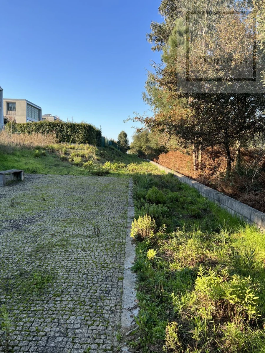 Terreno para Venda em Arcozelo Foto 12