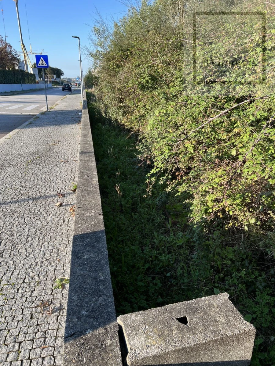 Terreno para Venda em Arcozelo Foto 21