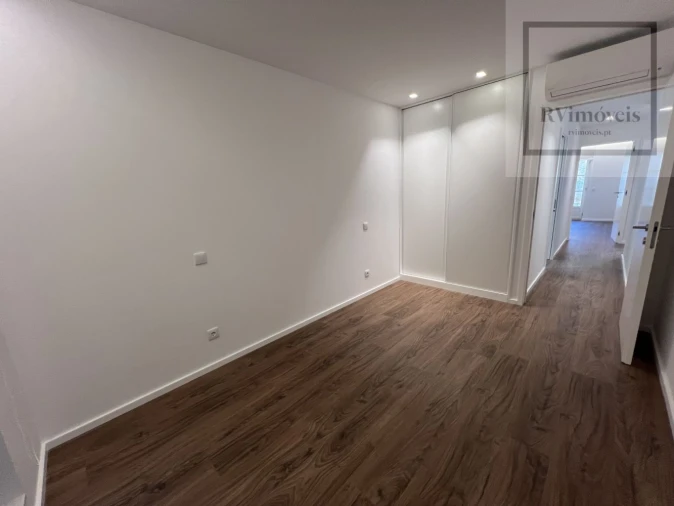 Apartamento T1 para Arrendamento em Santa Maria Maior e Monserrate e Meadela Foto 12