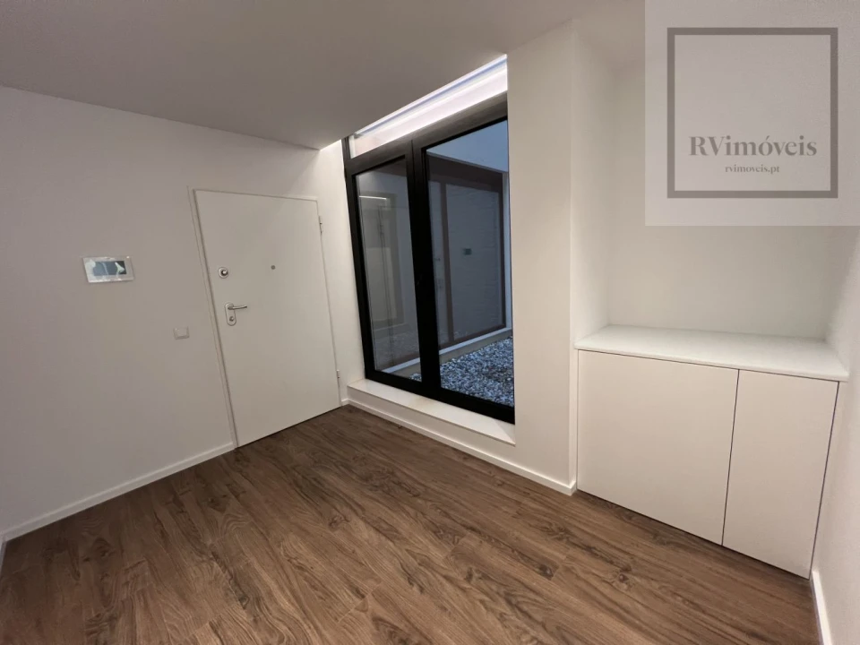 Apartamento T1 para Arrendamento em Santa Maria Maior e Monserrate e Meadela Foto 6