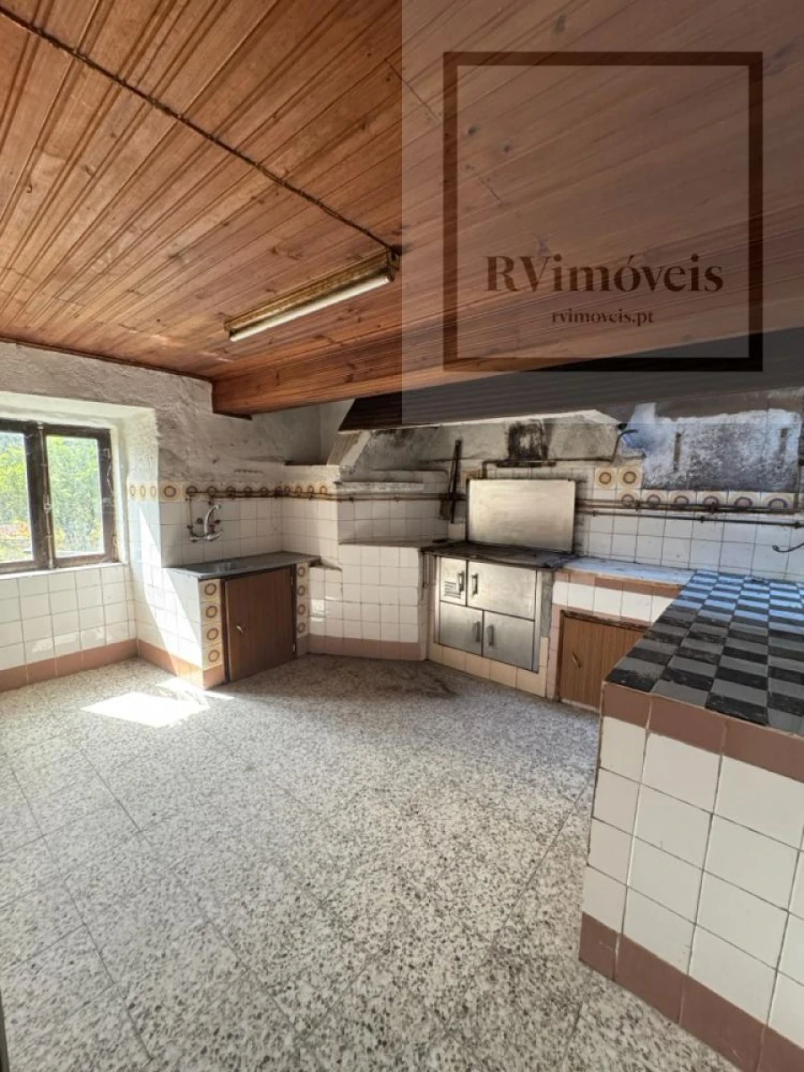 Moradia T5 para Venda em Covas Foto 5