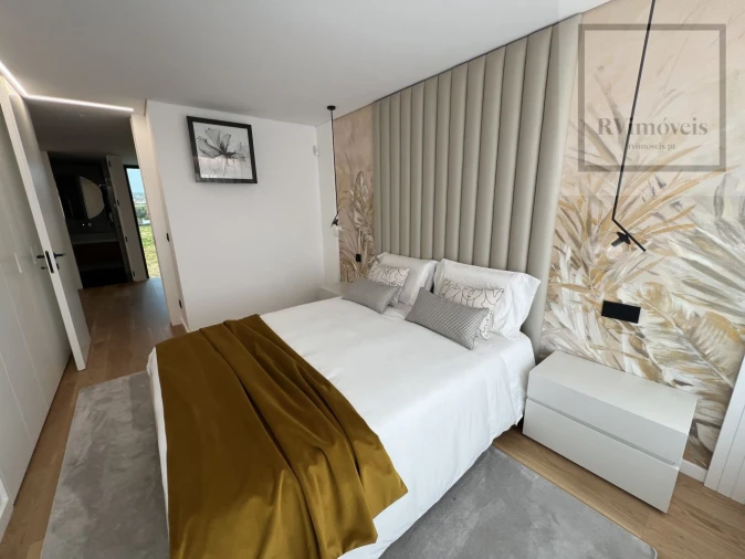 Moradia T3 para Venda em Alvarães Foto 24