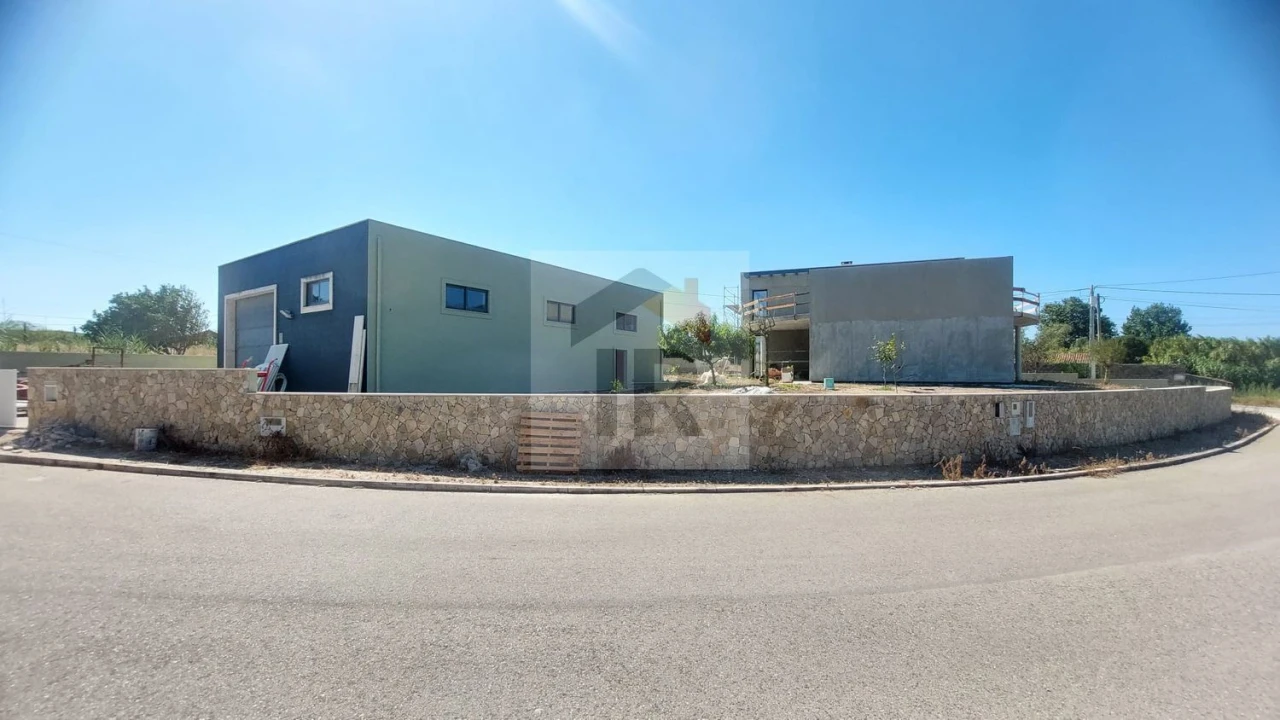 Moradia T3 para Venda em Caldas da Rainha - Santo Onofre e Serra do Bouro Foto 1