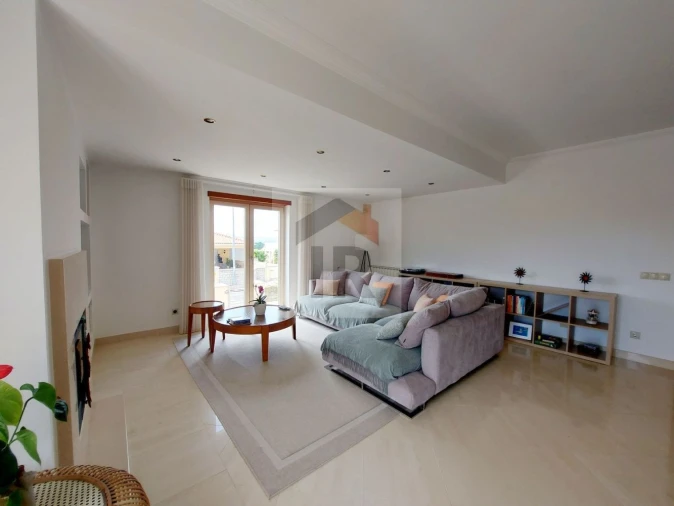 Moradia T5 para Venda em Tornada e Salir do Porto Foto 11