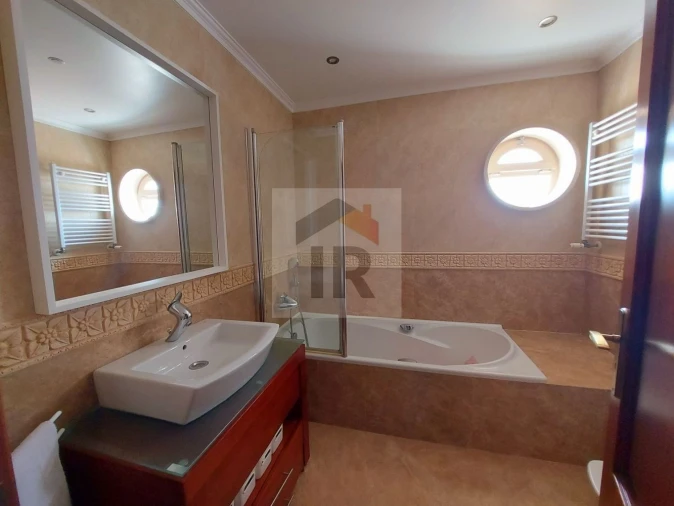 Moradia T5 para Venda em Tornada e Salir do Porto Foto 22