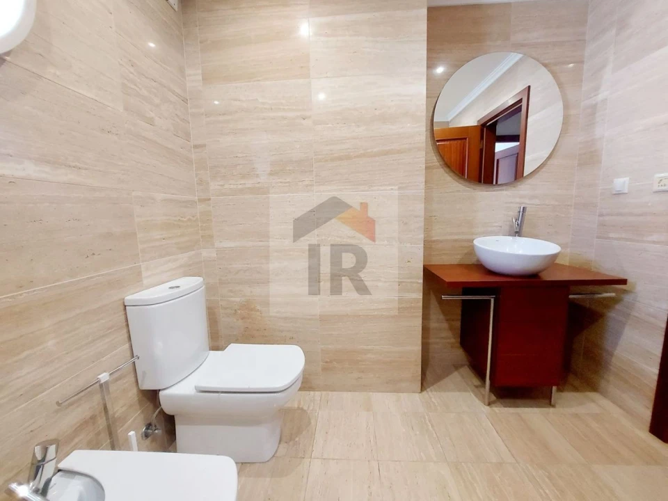 Moradia T5 para Venda em Tornada e Salir do Porto Foto 15