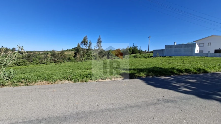 Terreno para Venda em Alvorninha Foto 1