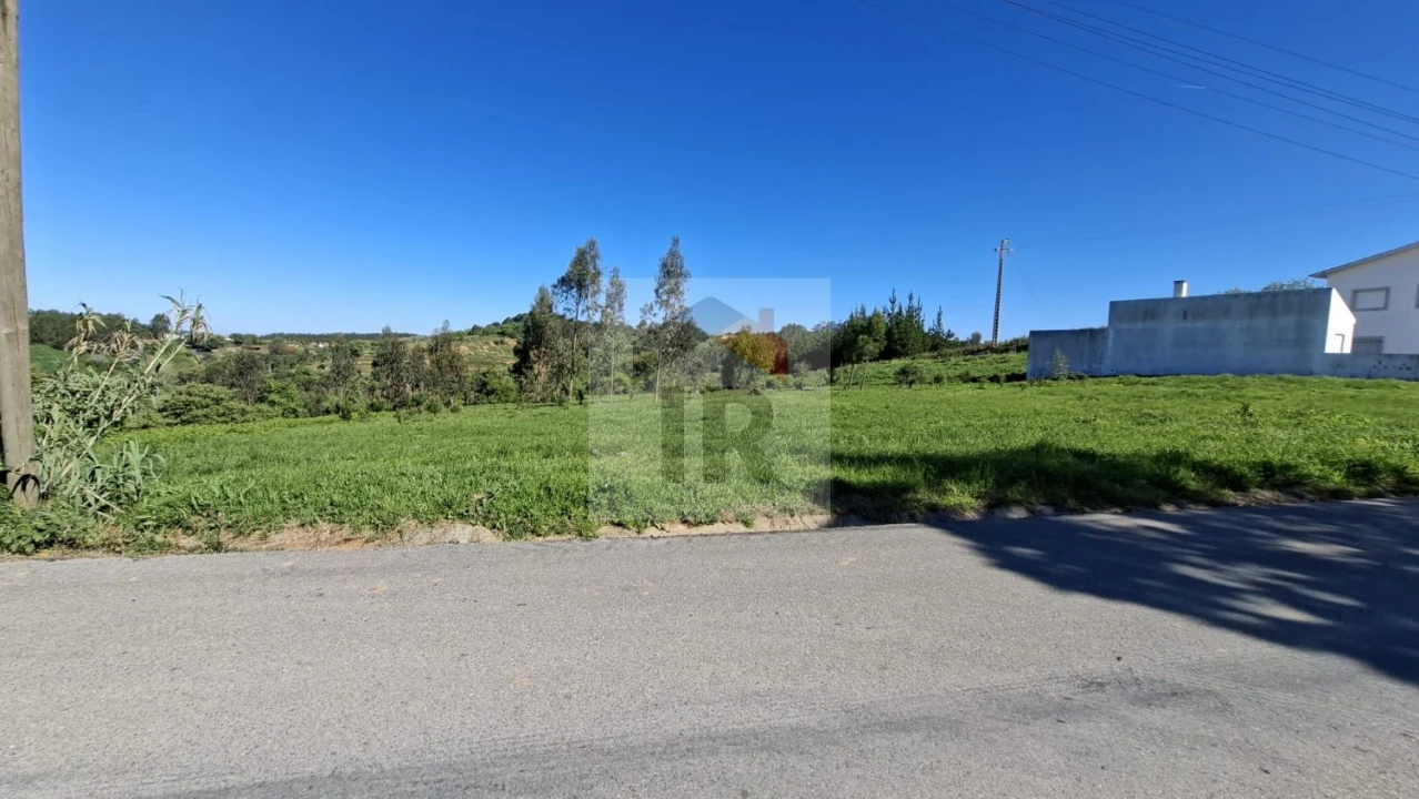 Terreno para Venda em Alvorninha Foto 2