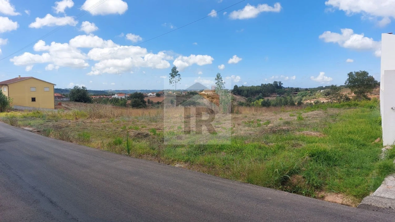 Terreno para Venda em Alvorninha Foto 6