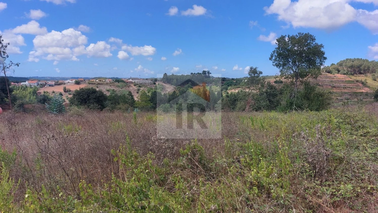 Terreno para Venda em Alvorninha Foto 1