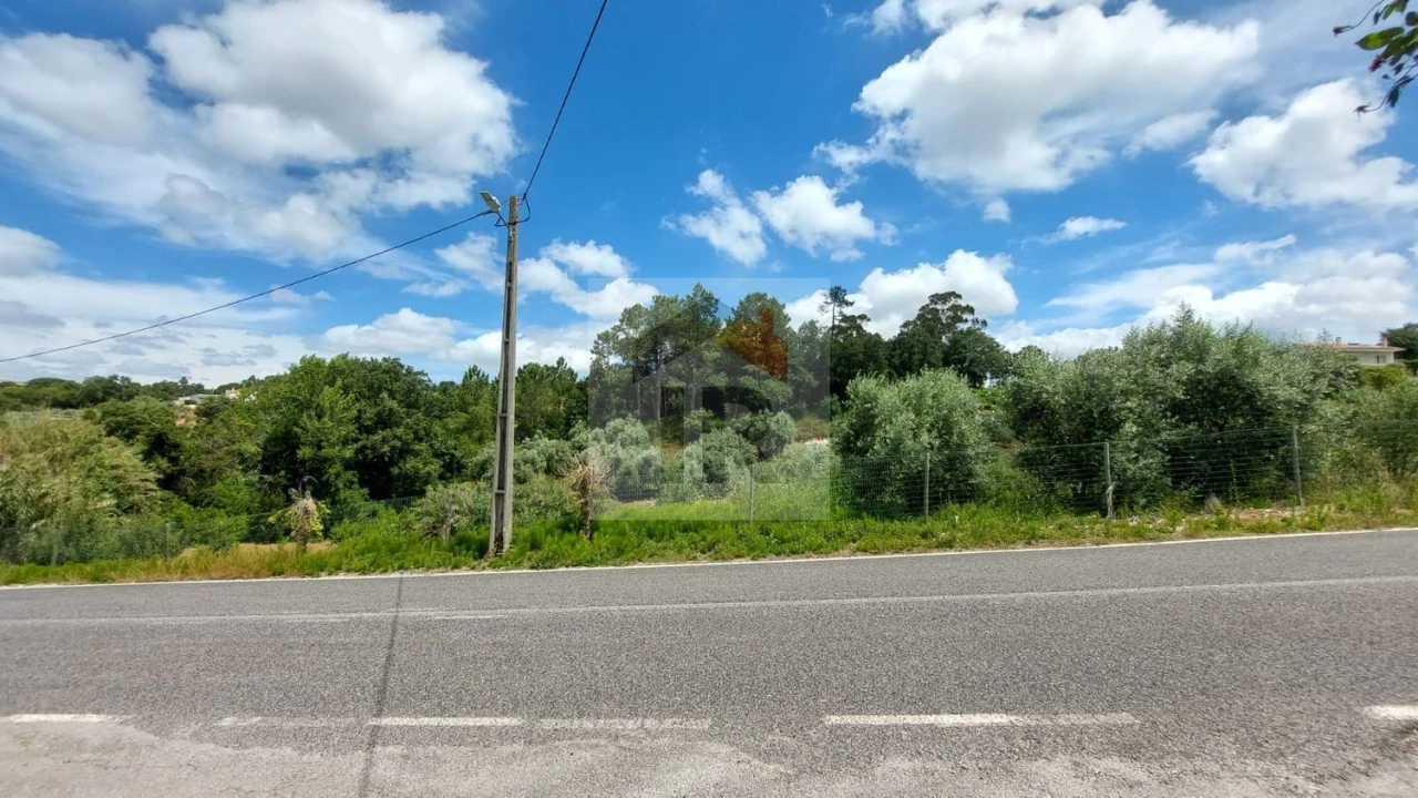 Terreno para Venda em Alvorninha Foto 4