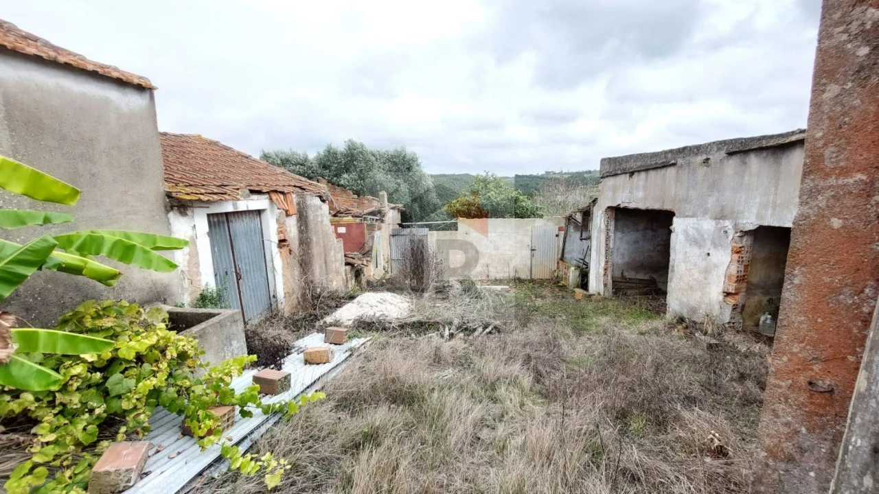 Moradia T2 para Venda em A dos Negros Foto 4