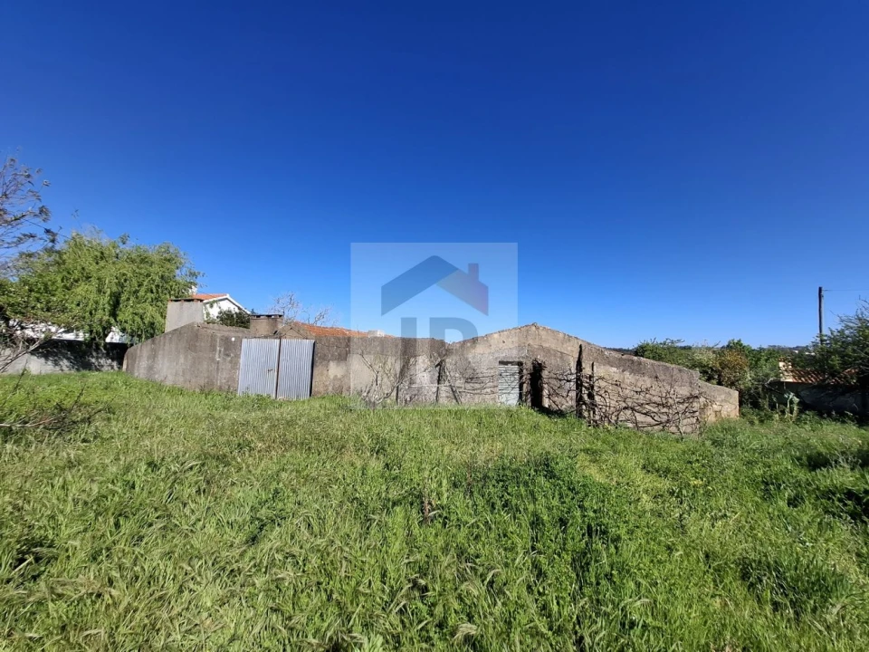 Moradia T2 para Venda em A dos Negros Foto 4