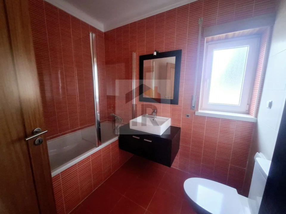 Moradia T3 para Venda em Salir de Matos Foto 20