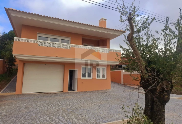 Moradia T3 para Venda em Salir de Matos Foto 7