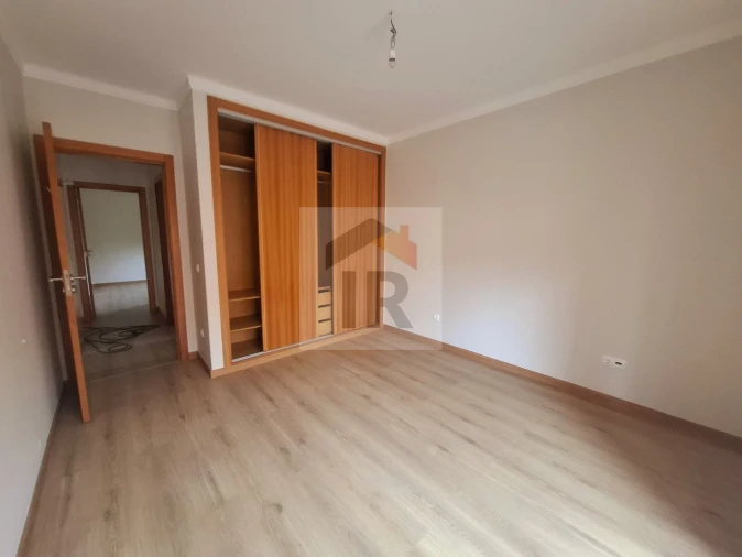 Moradia T3 para Venda em Salir de Matos Foto 21