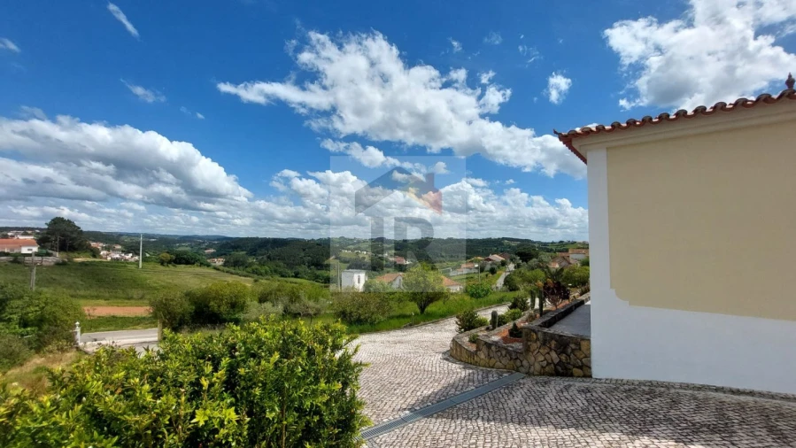 Moradia T6 para Venda em Alvorninha Foto 12