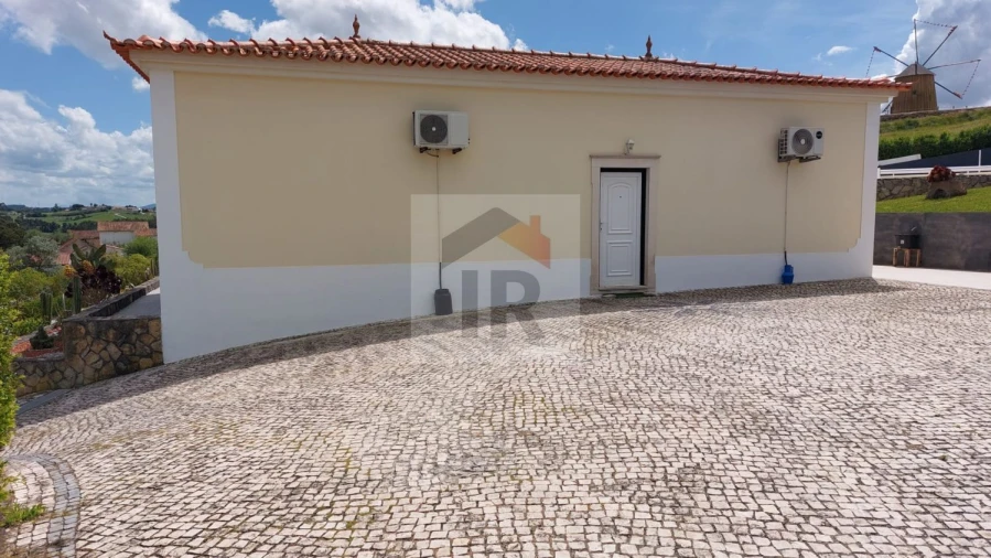 Moradia T6 para Venda em Alvorninha Foto 11